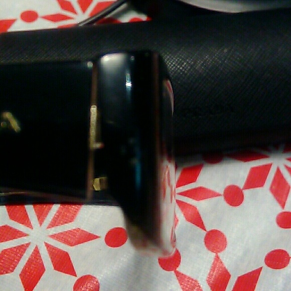 Prada Frames - Picture 5 of 6